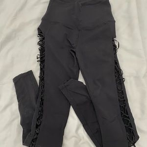 Alo Yoga High line lace up legging